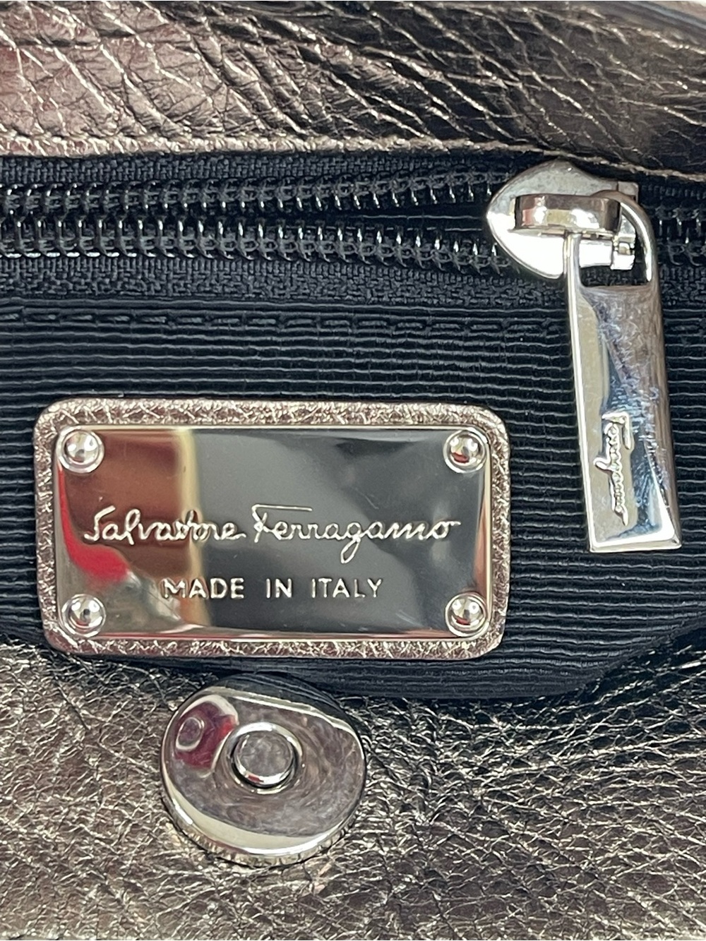 Salvatore Ferragamo Gancini shoulder bag - Picture 14 of 16